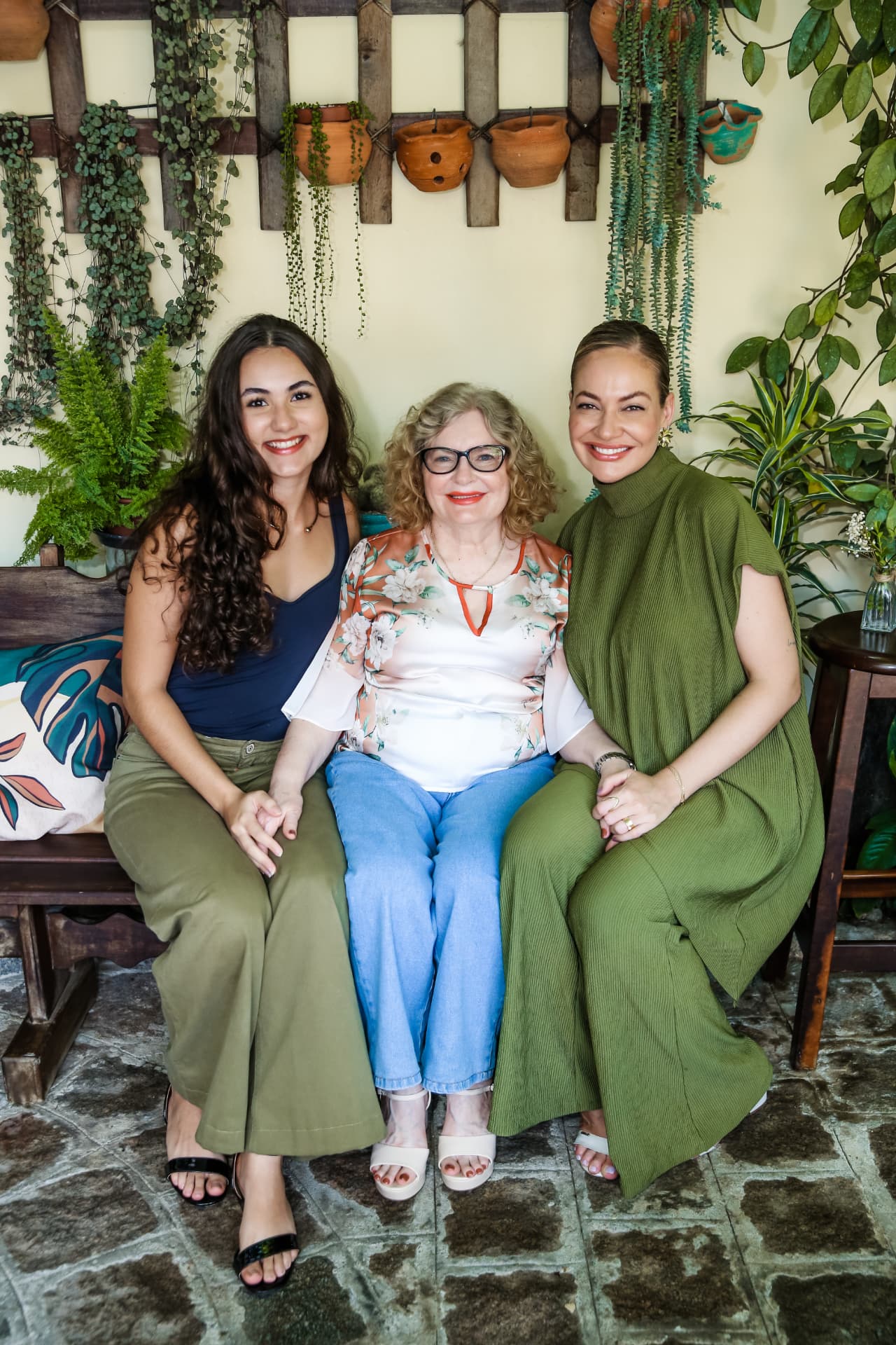 Dra. Maikiara com convidadas de diferentes gerações